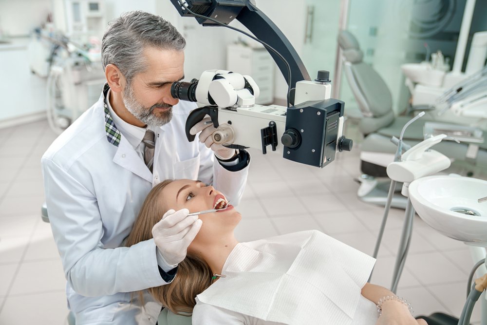 Dental Implants vs. Dentures: Which Is Right for You?